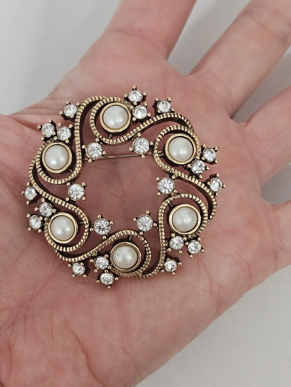 Monet Vintage Faux Pearl & Rhinestone Gold Tone Wreath Brooch Pin